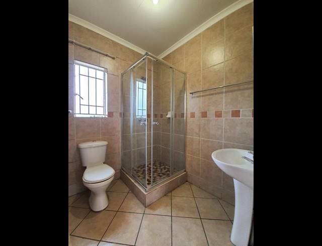 2 BEDROOM APARTMENT TO LET IN VORNA VALLEY